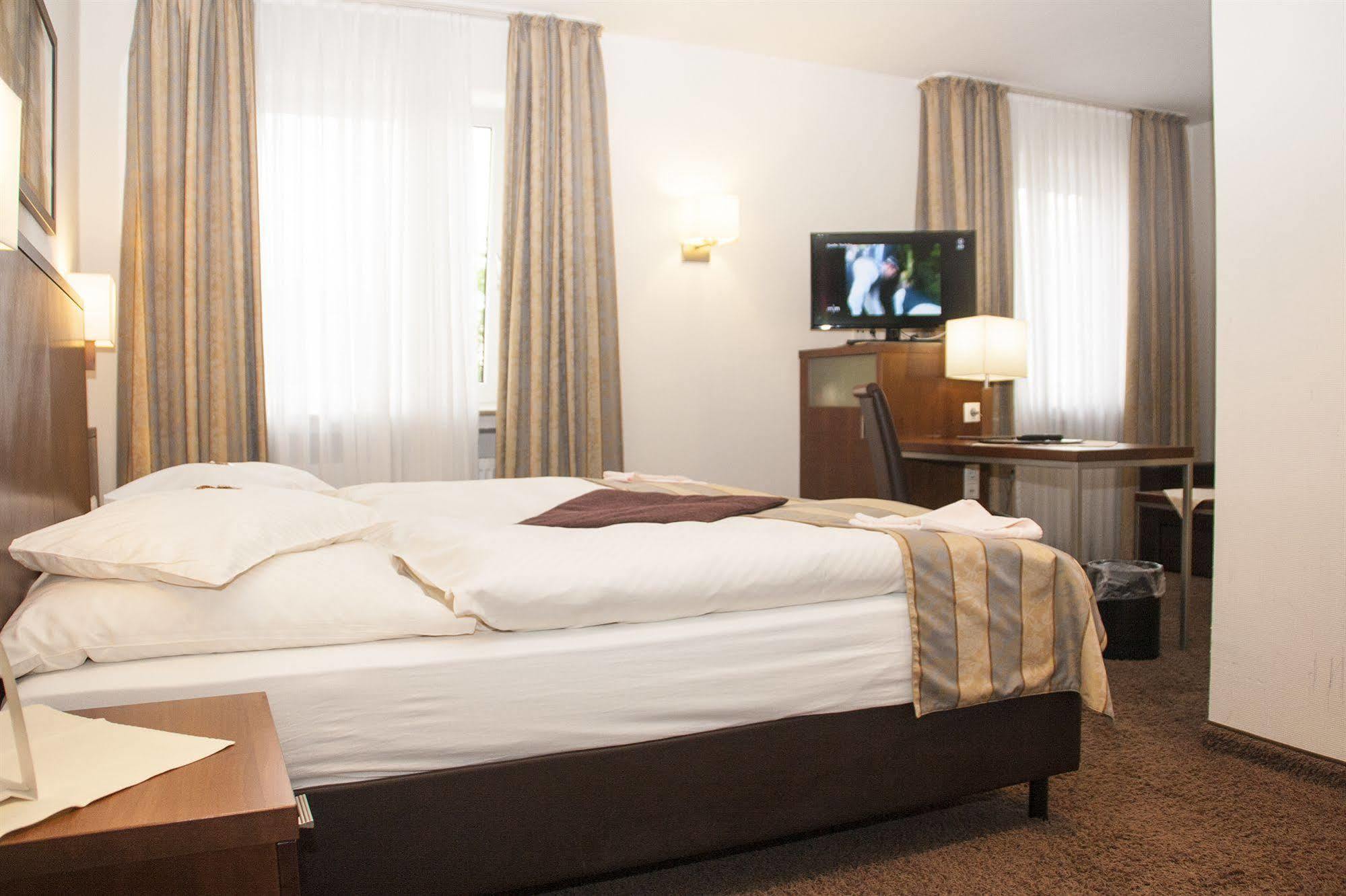 Hotel Zum Adler Βόννη Εξωτερικό φωτογραφία