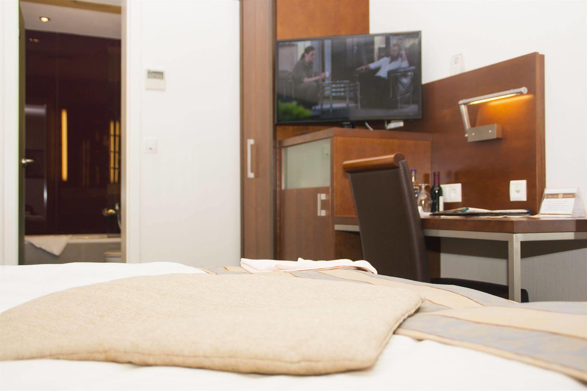 Hotel Zum Adler Βόννη Εξωτερικό φωτογραφία